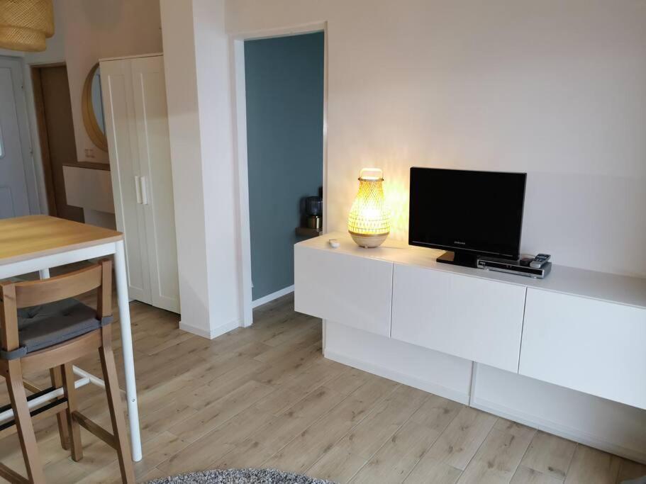 Ferienwohnung Mit 180° Meerblick Dobrec Екстер'єр фото